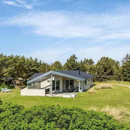 Thove - 600m From The Sea By Interhome *