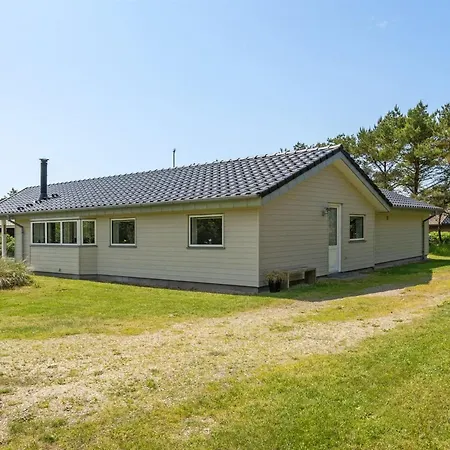Thove - 600m From The Sea By Interhome *